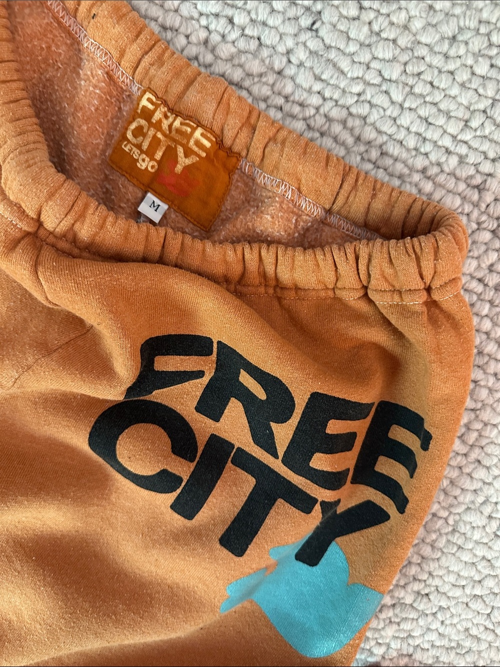 Free city sweats - Picture 2 of 3
